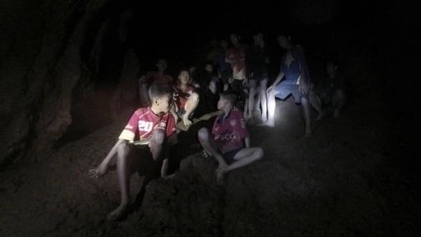TARDARÁN MESES EN RESCATAR A LOS 12 NIÑOS ATRAPADOS VIVOS EN UNA CUEVA DE TAILANDIA