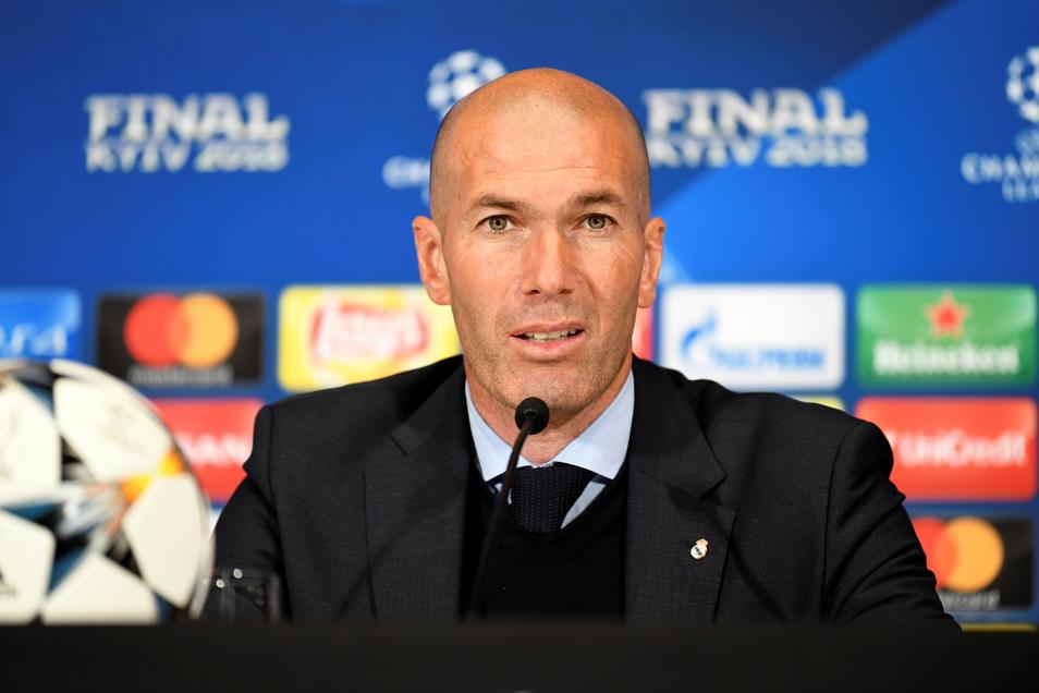 PÁSMENSE: ZIDANE, A LA JUVENTUS