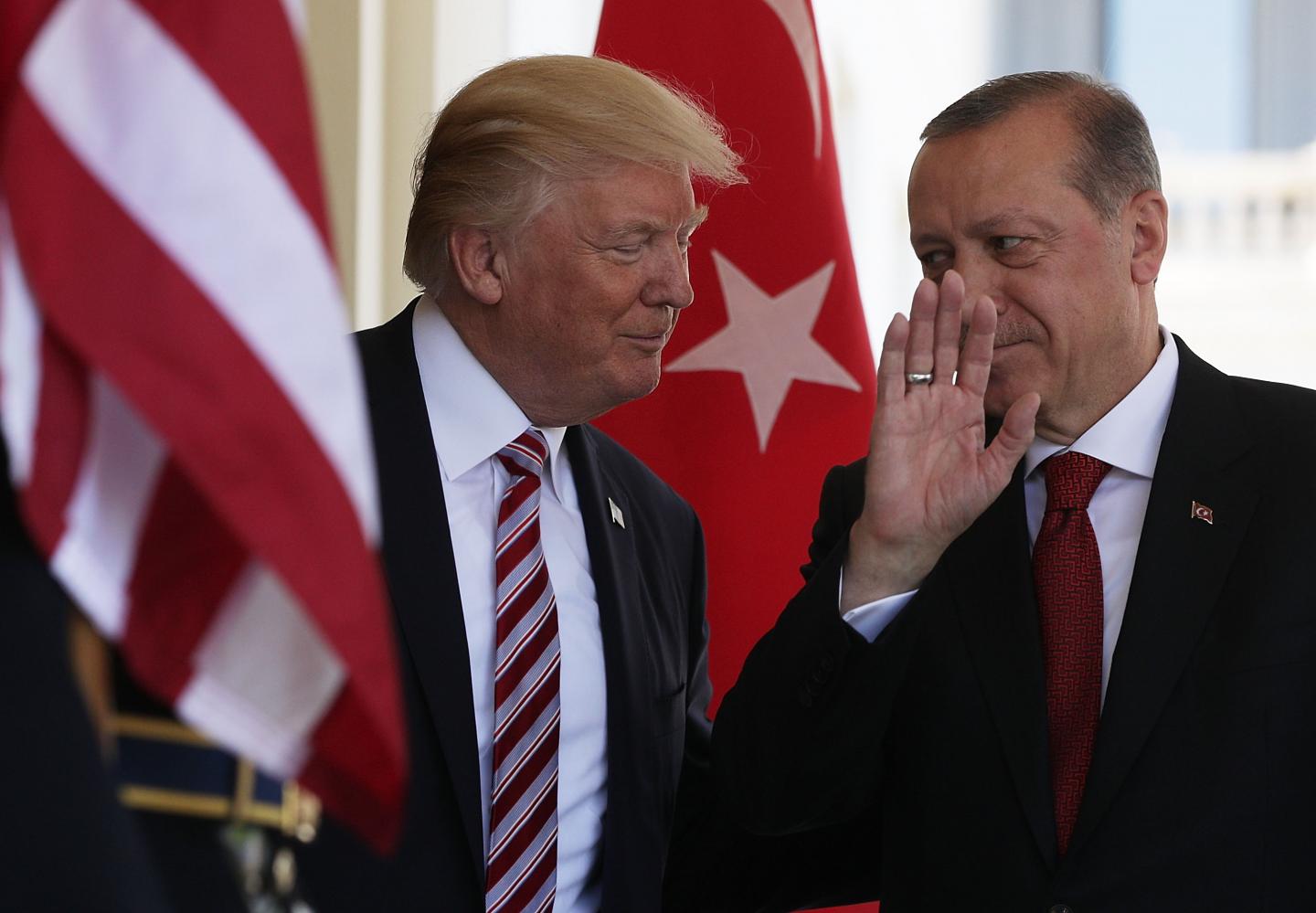 TRUM PONE ARANCELES A TURQUIA Y EROGAN PIDE PATRIOTISMO