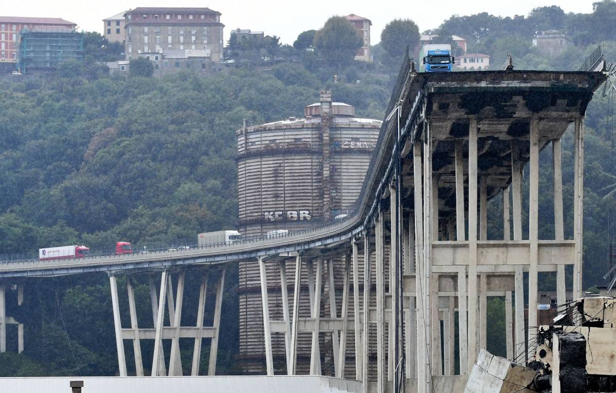 TRAGEDIA EN ITALIA: DERRUMBE DEL VIADUCTO DE UNA AUTOPISTA EN GÉNOVA