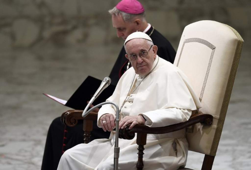 ¿CÓMO PODEMOS PROTEGER A NUESTROS NIÑOS DE SUS CURAS, PAPA FRANCISCO?