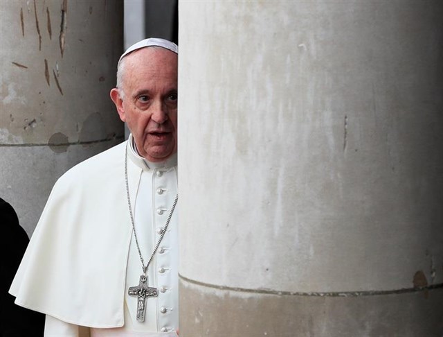 SILENCIO DEL PAPA ANTE ACUSACIONES DIRECTAS