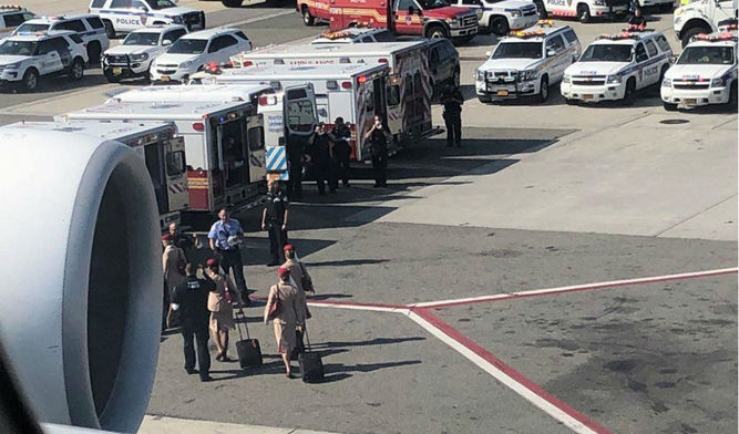 CUARENTENA A UN AVION DE EMIRATES EN NUEVA YORK