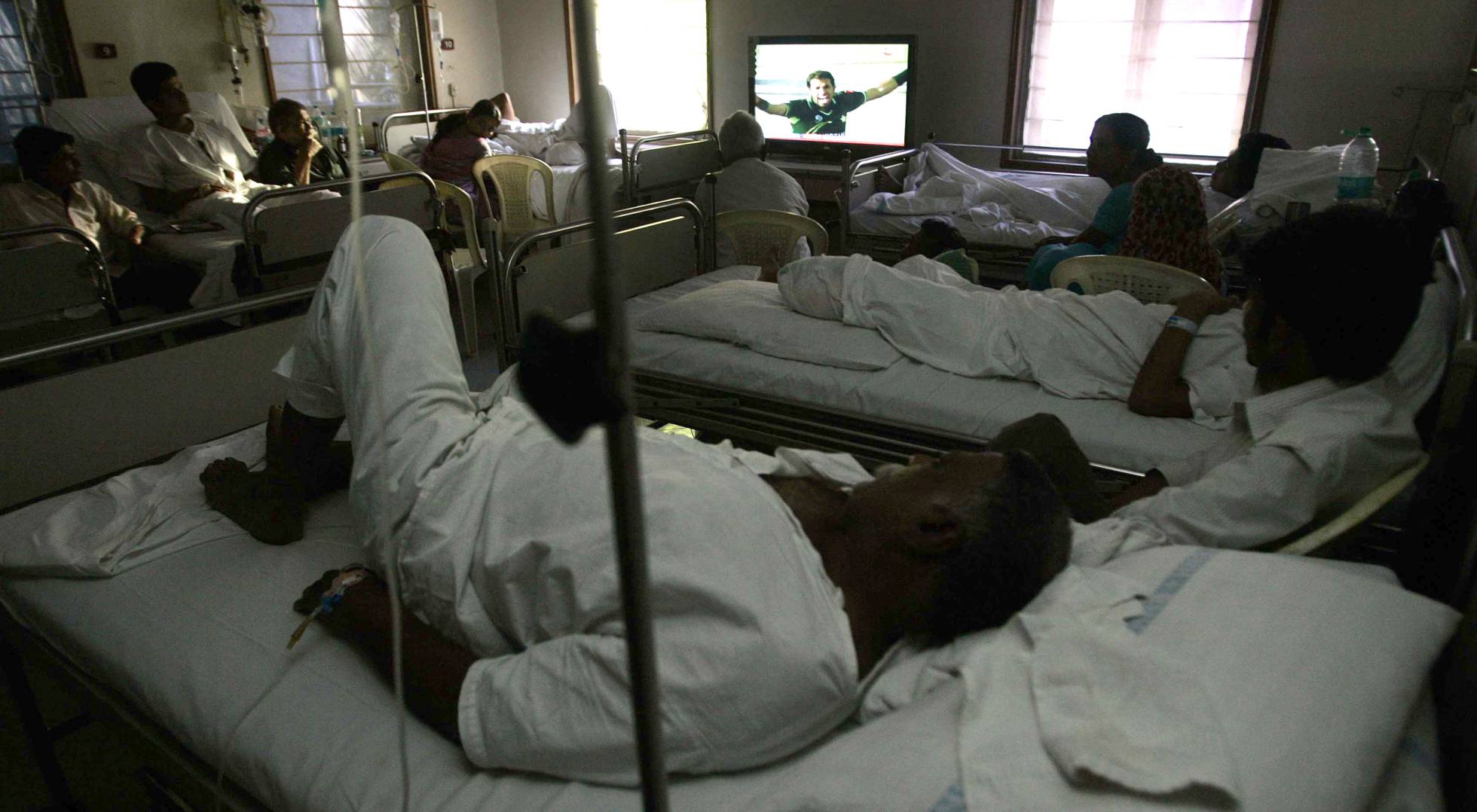 INDIA: POCO DINERO PARA 500 MILLONES DE POBRES