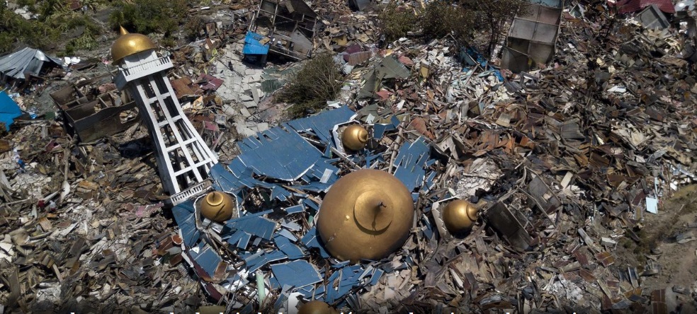 TSUNAMI EN INDONESIA