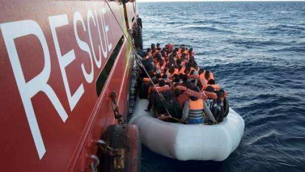 POLÍTICA MIGRATORIA EN ITALIA: LAS LLEGADAS DE INMIGRANTES SE REDUCEN, LAS MUERTES EN EL MAR NO