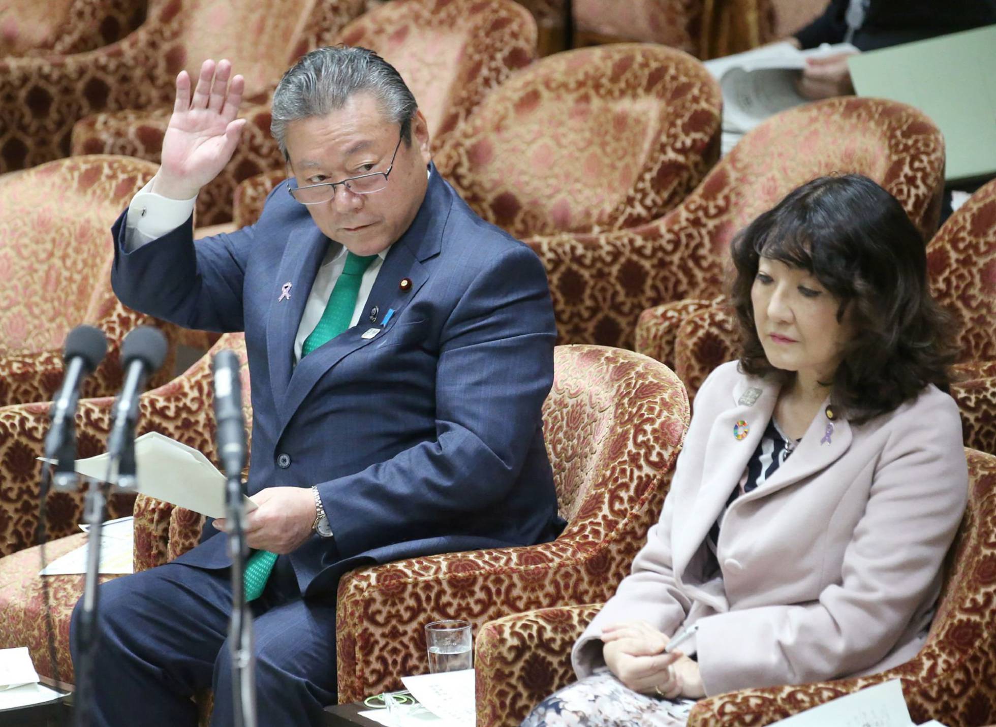 EL JEFE DE CIBERSEGURIDAD JAPONES NO USA ORDENADOR