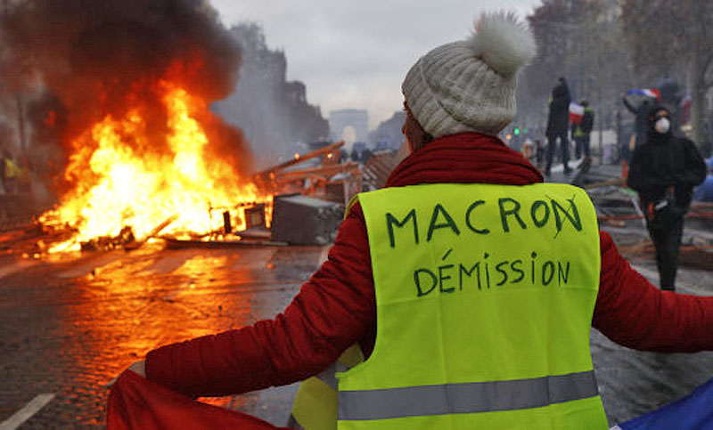 20181204 macron 2