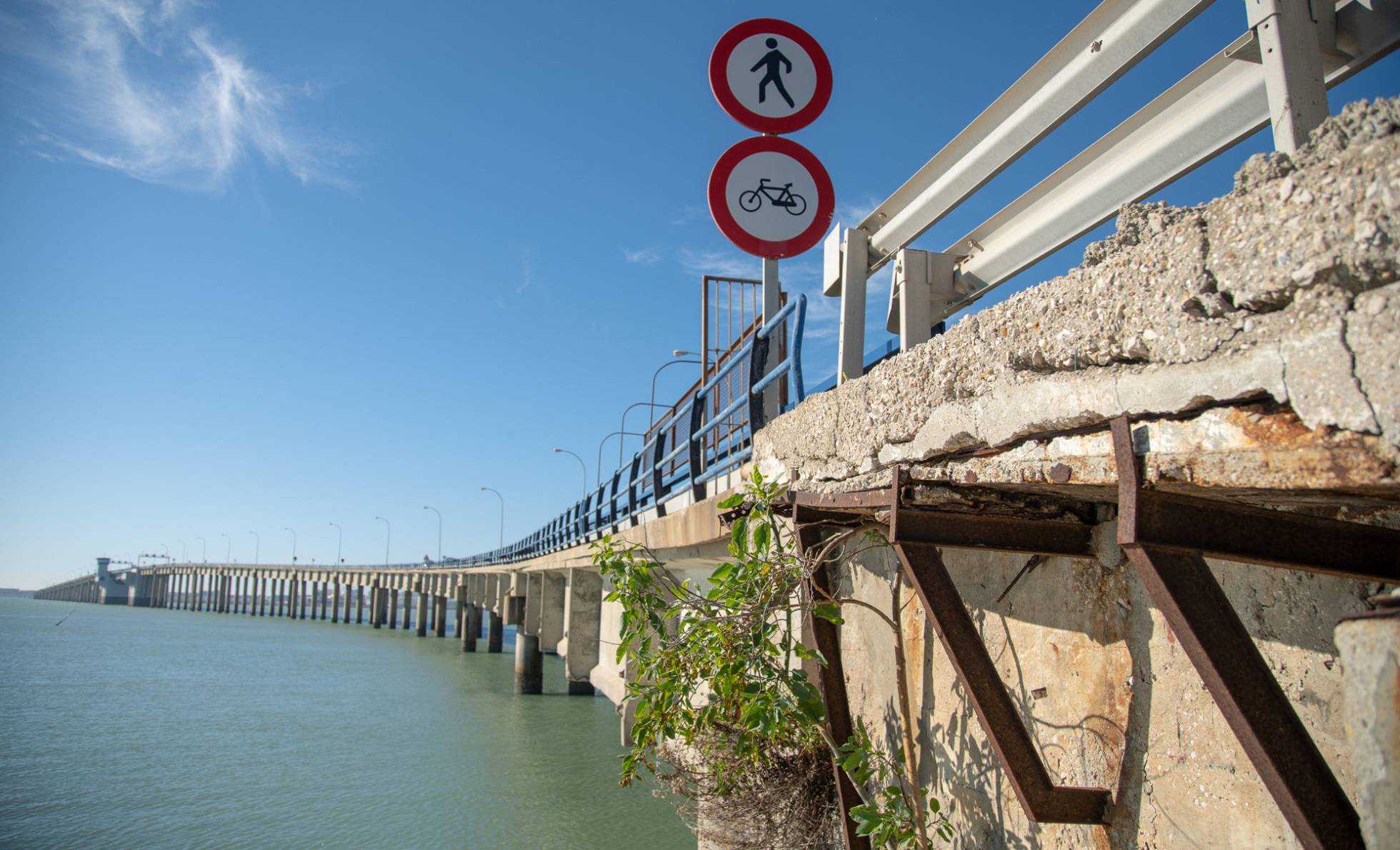 ESPAÑA: CARRETERAS PELIGROSAS POR FALTA DE CONSERVACIÓN