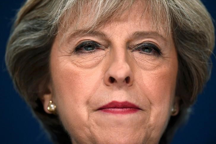MOCIÓN A MAY DE SUS COMPAÑEROS DE PARTIDO POR LAS CONDICIONES DEL BREXIT