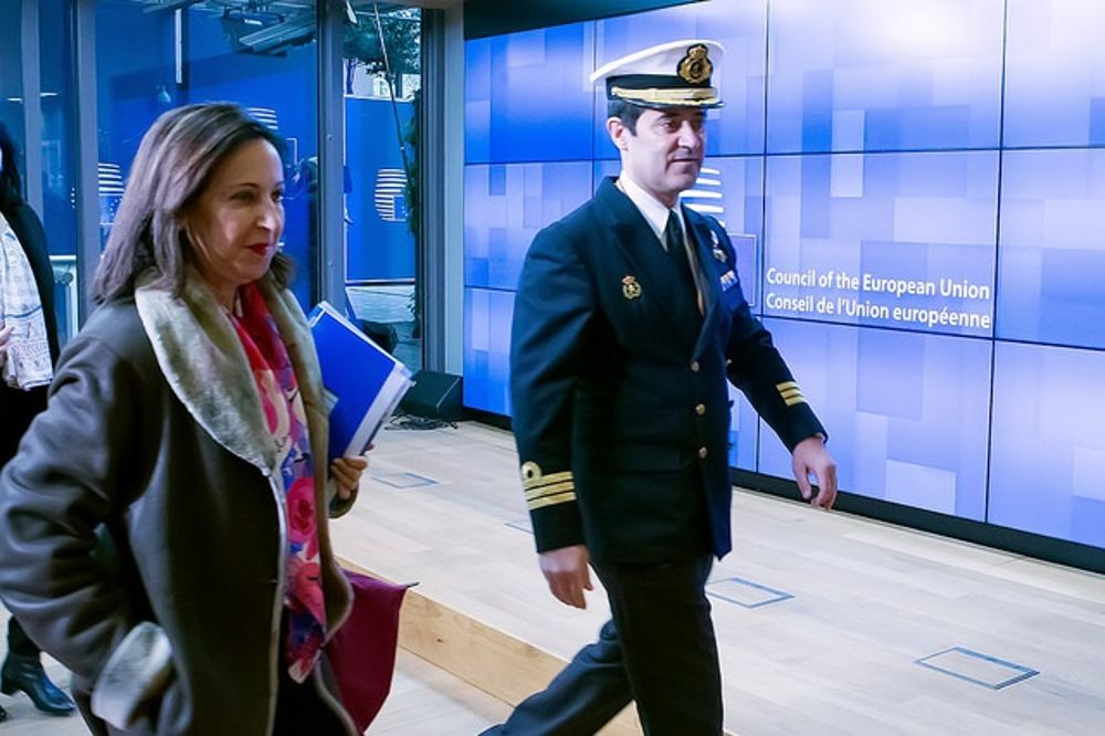 ESPAÑA: EL GOBIERNO SIGUE COMPRANDO ARMAS
