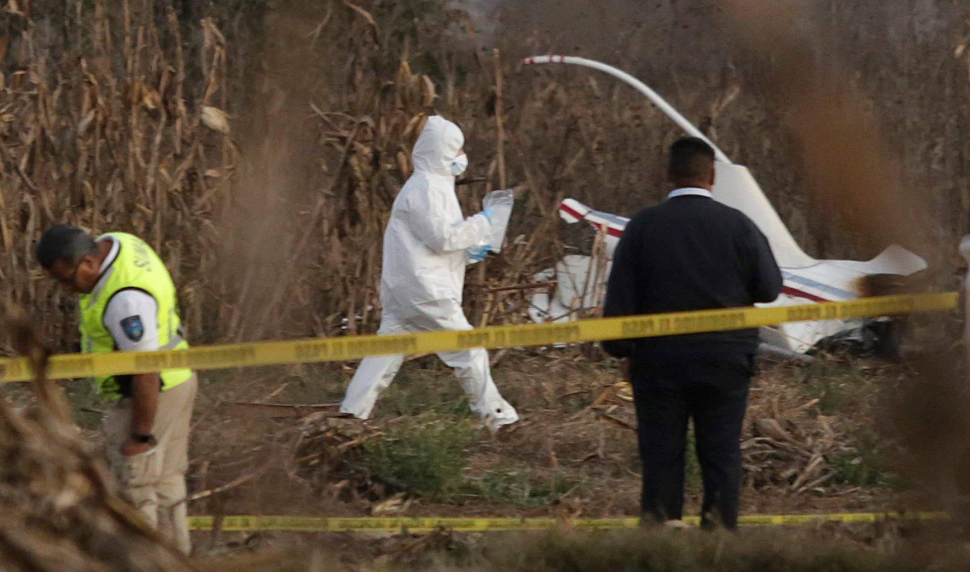 MEXICO: MUEREN DOS POLITICOS EN ACCIDENTE DE HELICOPTERO