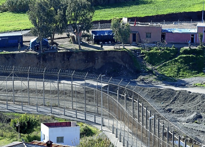 ESPAÑA Y LAS CONCERTINAS: “YO LAS QUITO Y TU LAS PONES”