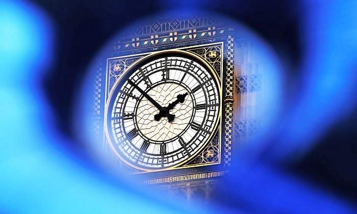A TRES MESES VISTA, EL BREXIT SIGUE EN EL AIRE