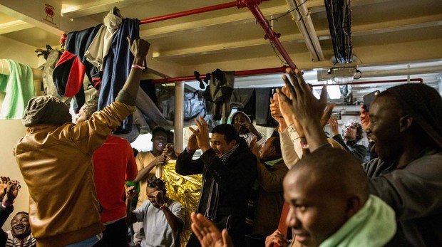 MALTA ADMITE –MOMENTANEAMENTE- A 49 INMIGRANTES QUE NADIE QUIERE