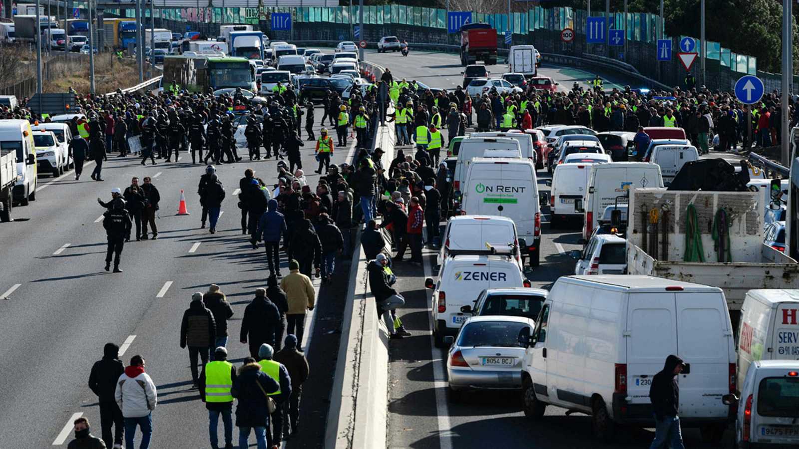 LOS TAXIS SIGUEN DE HUELGA EN MADRID