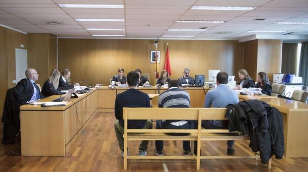 VIOLADORES DE COLLADO MEDIANO: ¡VAYA CON LA AUTORIDAD!