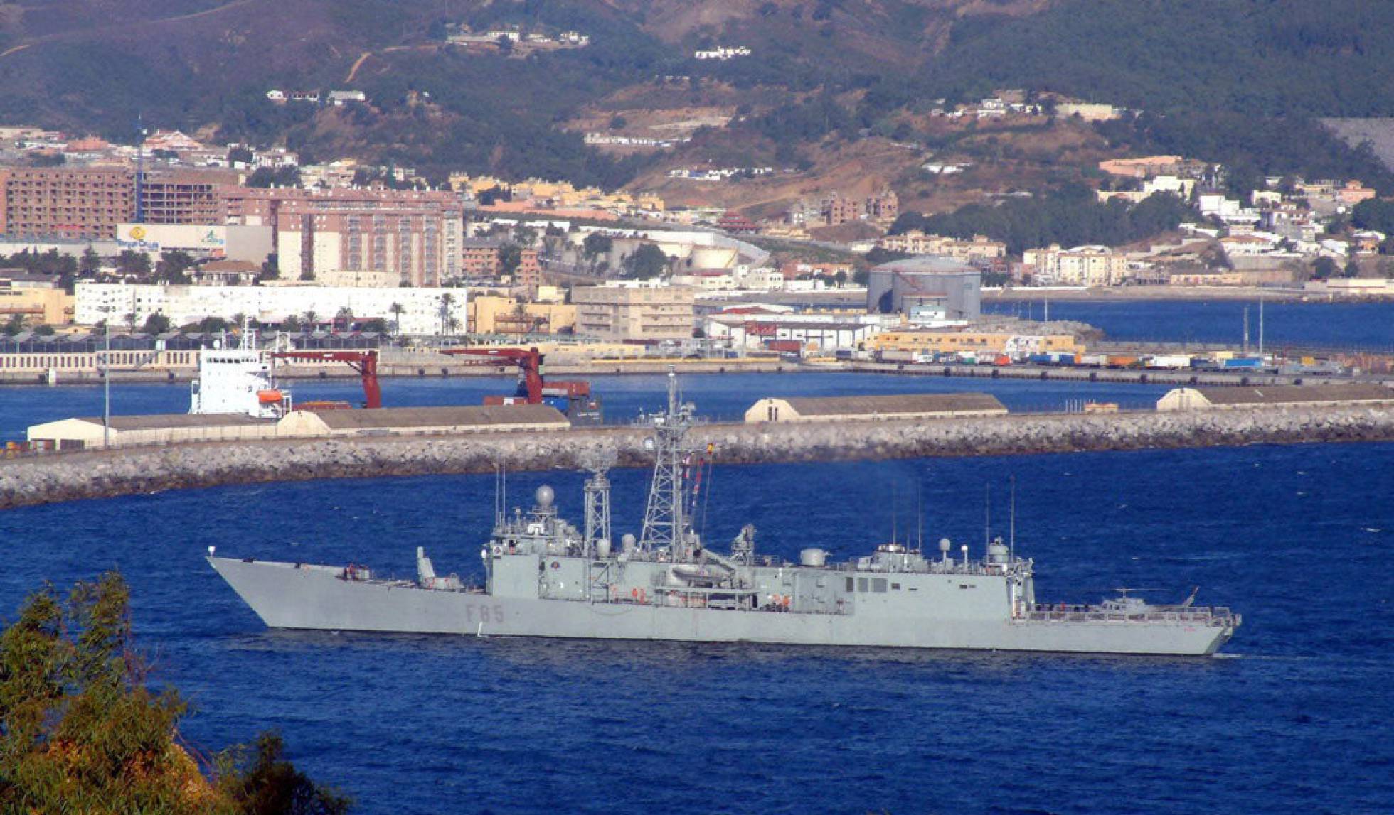 ARMADA ESPAÑOLA: EL ROBO DEL CONTRAPESO CASI HUNDE UNA FRAGATA