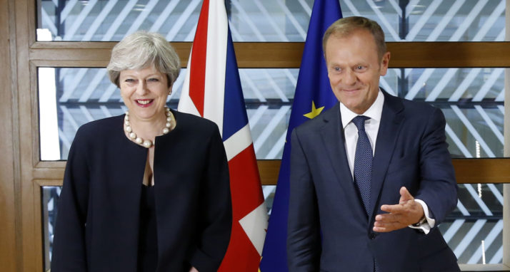 INGLATERRA SIGUE PIDIENDO PRÓRROGAS PARA IRSE DE LA UE