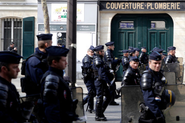 TAMBIEN SUICIDIOS DE POLICIA: ALGO ESTÁ PASANDO EN FRANCIA