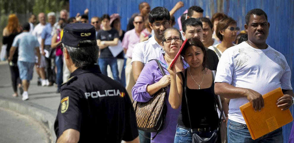 LA POBLACIÓN ESPAÑOLA CRECE GRACIAS A LOS INMIGRANTES