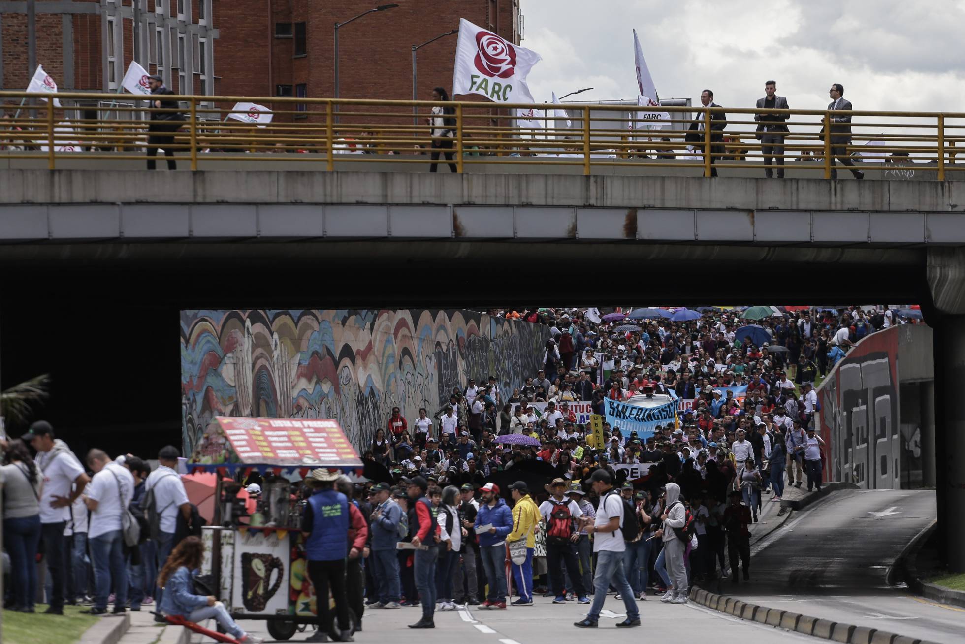 COLOMBIA, PARO NACIONAL: EN TODAS PARTES CUECEN HABAS