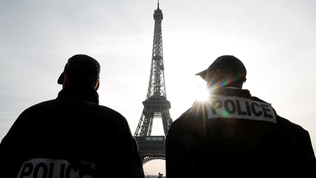 Francia Policia francesa Suicidio Emmanuel Macron Europa 261736762 53954207 1024x576