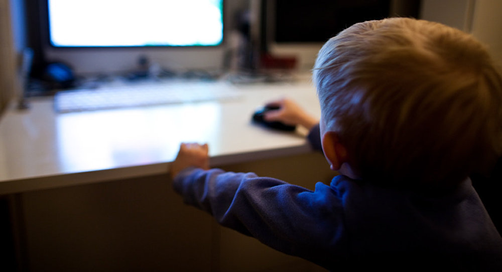 PORNOGRAFIA INFANTIL EN LA RED: ¿LOS NIÑOS SE FILMAN A ELLOS MISMOS?