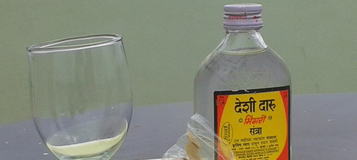 INTOXICACIÓN MASIVA POR ALCOHOL EN MAL ESTADO EN INDIA