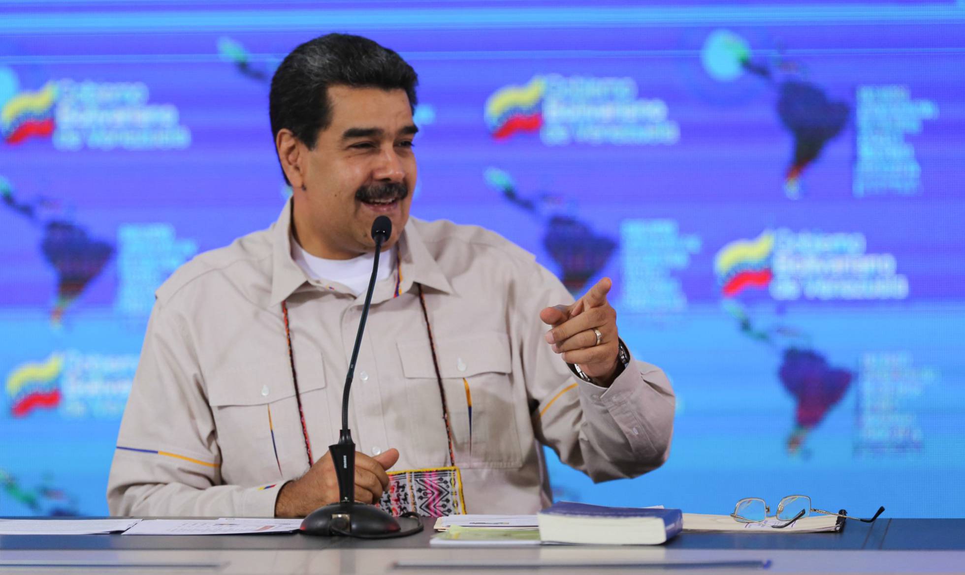 MADURO ABRE LAS FRONTERAS