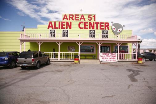 BUSCANDO RESTOS DE EXTRATERRESTRES