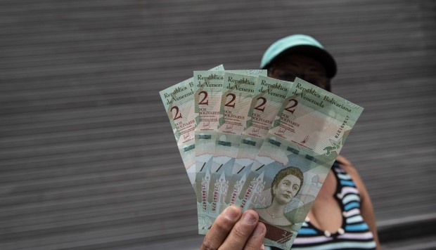 EL SALARIO MÍNIMO LEGAL DE VENEZUELA CAE HASTA LOS 3,55 DÓLARES