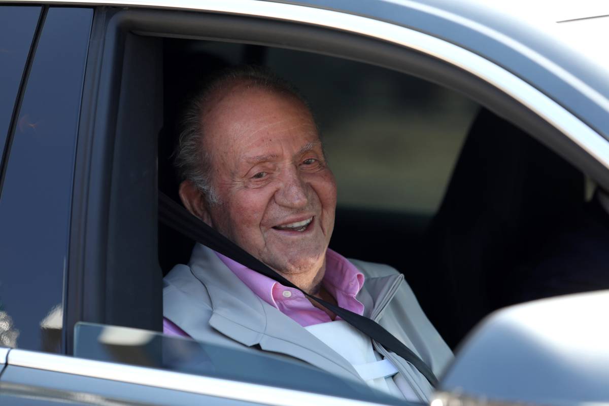 EL REY EMERITO SE VA “A CASA”