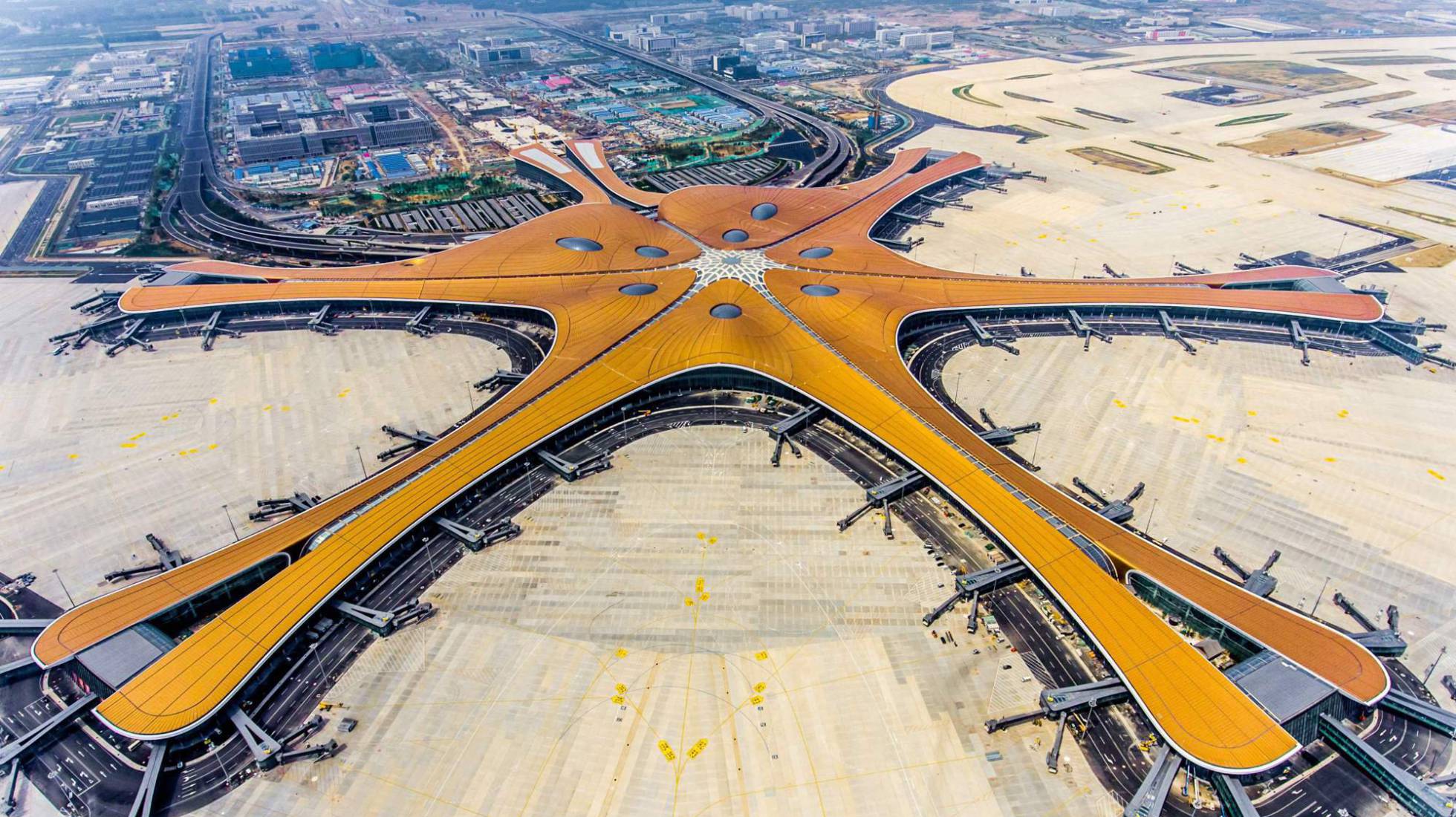 EL MAYOR AEROPUERTO DEL MUNDO: CHINA NO PIENSA PARAR