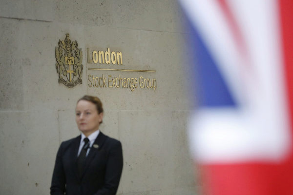 ES EL MERCADO, SEÑORES: LA BOLSA DE HONG KONG OFRECE COMPRAR LA BOLSA DE LONDRES