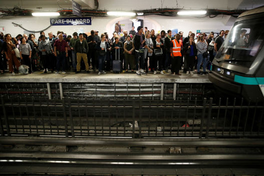 HUELGA EN PARÍS: TOMEN NOTA LOS SINDICATOS ESPAÑOLES