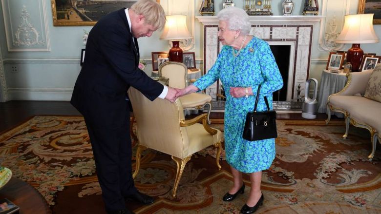 20190925 BORIS Y LA REINA