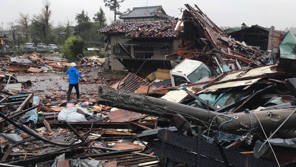 “EL SUPERTIFÓN HAGIBIS TOCA TIERRA EN JAPÓN