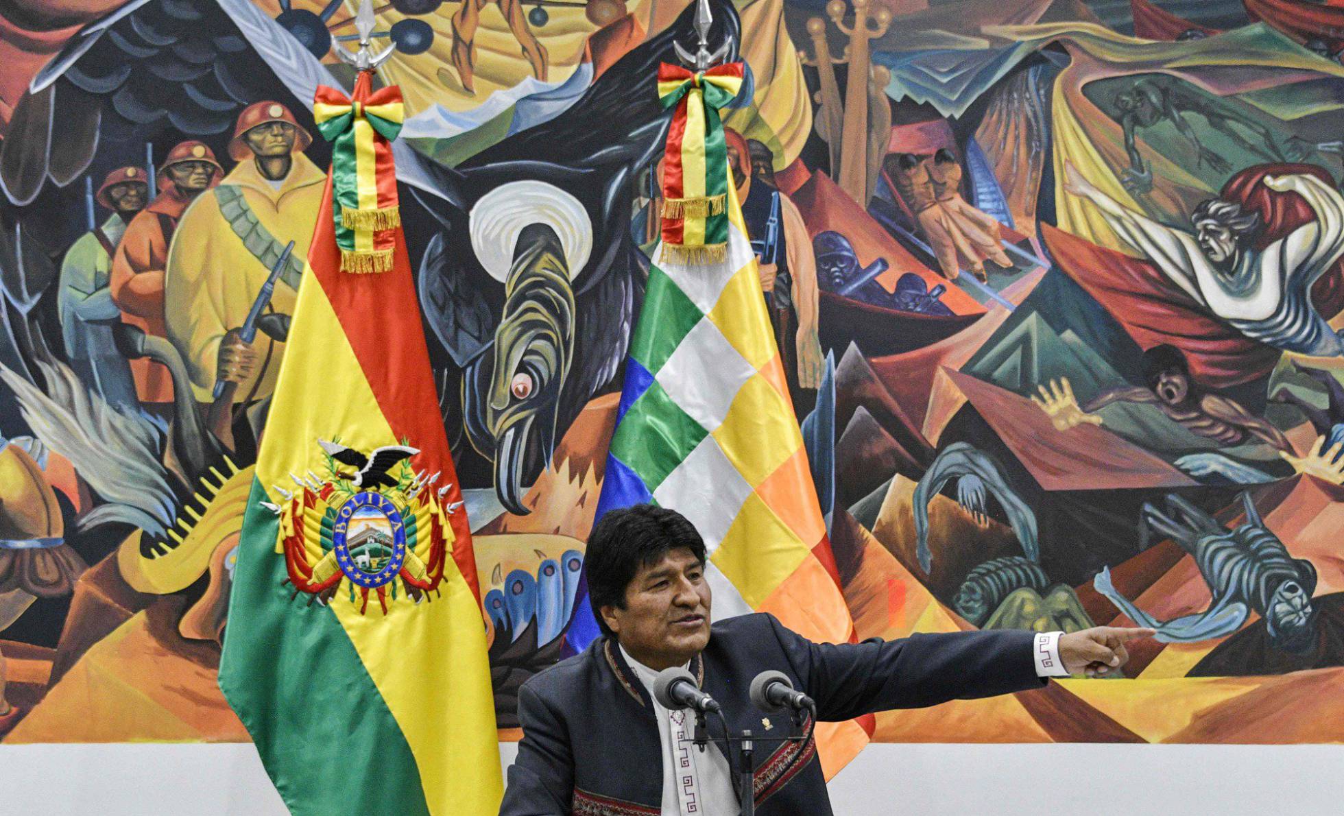 EVO MORALES INSISTE. Y DENUNCIAS DE VIOLENCIA EN CHILE