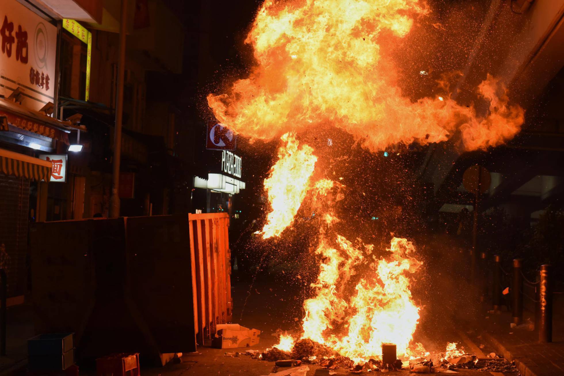 HONG KONG TERROR CON TERROR