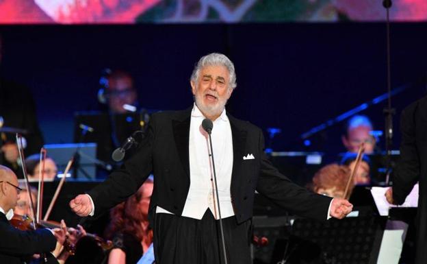 PLACIDO DOMINGO SIGUE ANULANDO SU VIDA