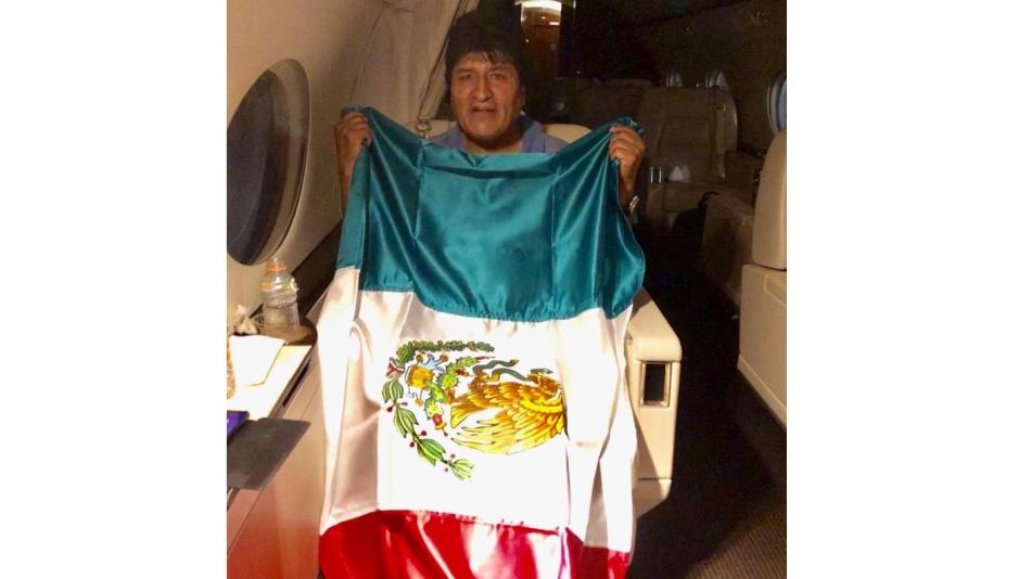 EVO MORALES SE ASILA EN MEXICO Y SAQUEAN SU CASA