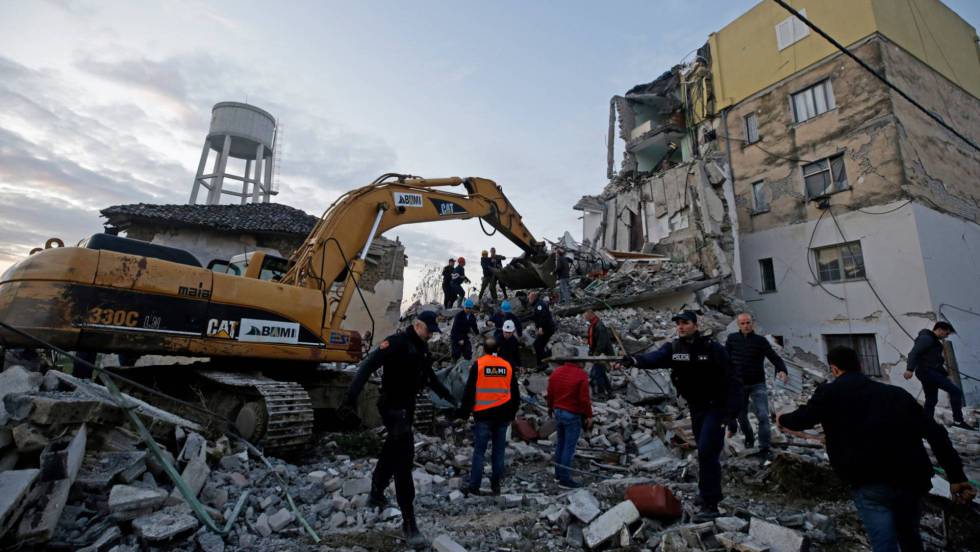 UN TERREMOTO SACUDE ALBANIA