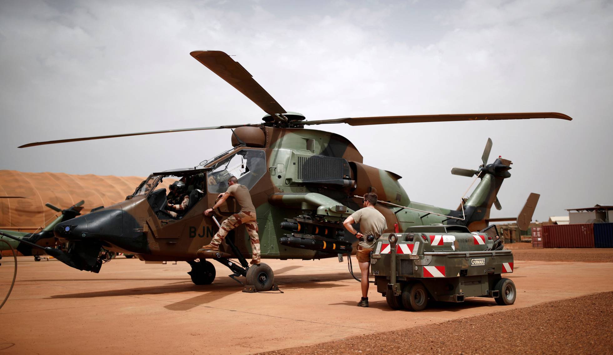 CHOCAN DOS HELICOPTEROS FRANCESES EN MALI: 13 MUERTOS
