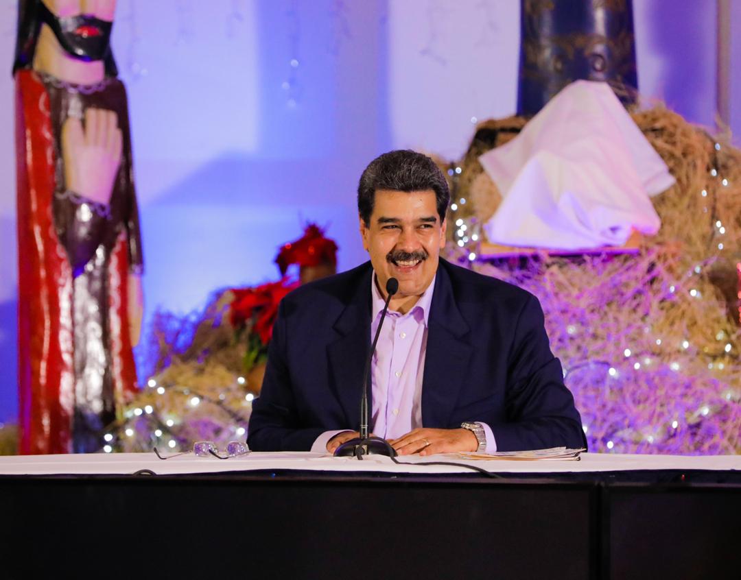 INCREIBLE NICOLAS MADURO NO ADELANTA LA HORA, ADELANTA LA NAVIDAD