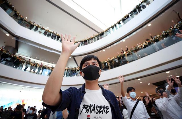 HONG KONG VOTA ESTE DOMINGO UNAS ELECCIONES LOCALES DE IMPORTANCIA CRUCIAL A LA LUZ DE LAS PROTESTAS