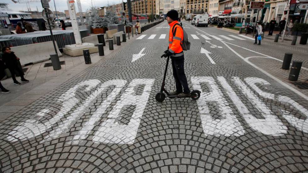 LOS FRANCESES VUELVEN A LA HUELGA: AHORA LAS PENSIONES