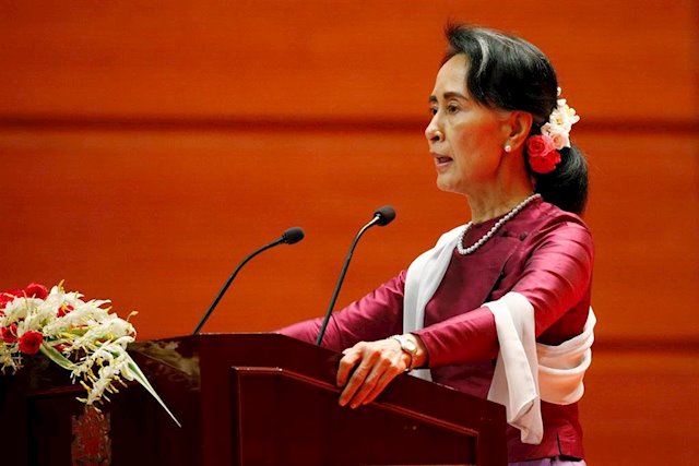 SAN SUU KYI: LO QUE USTED DICE ES ABSOLUTAMENTE DANTESCO