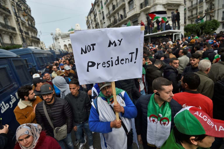 TURBIAS ELECCIONES EN ARGELIA: PROMETEN MÁS PROTESTAS.