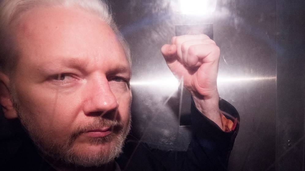 ¿ALGUIEN DUDABA? UK EXTRADITA A ASSANGE A EEUU